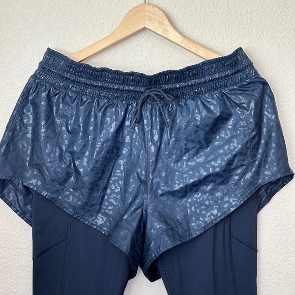 Athleta Rainier 2 in 1 Tight  Women's Size L  High Rise Water Repellent Workout - Picture 4 of 16